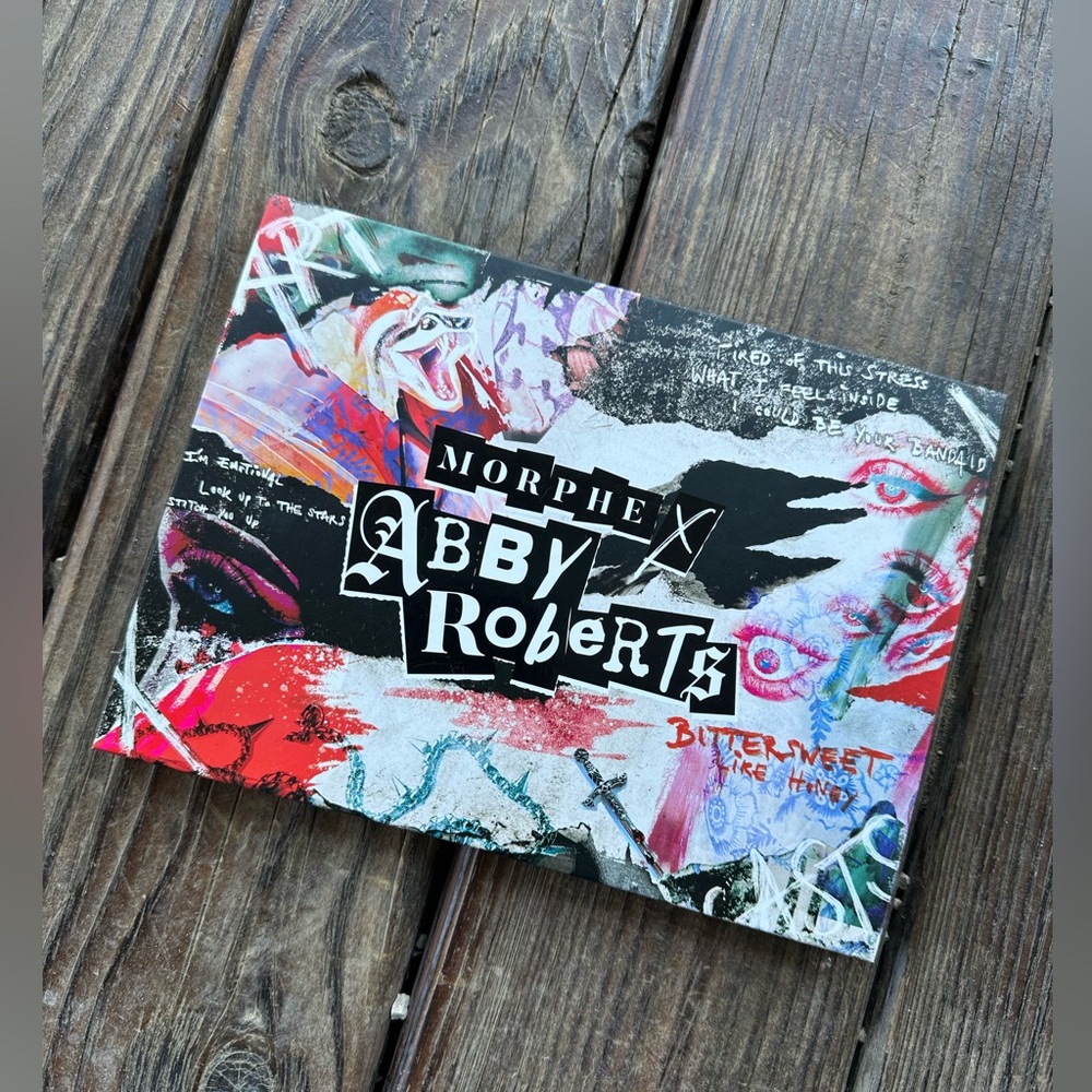 Morphe Eyeshadow Palette “Abby Roberts, Bittersweet like Honey”